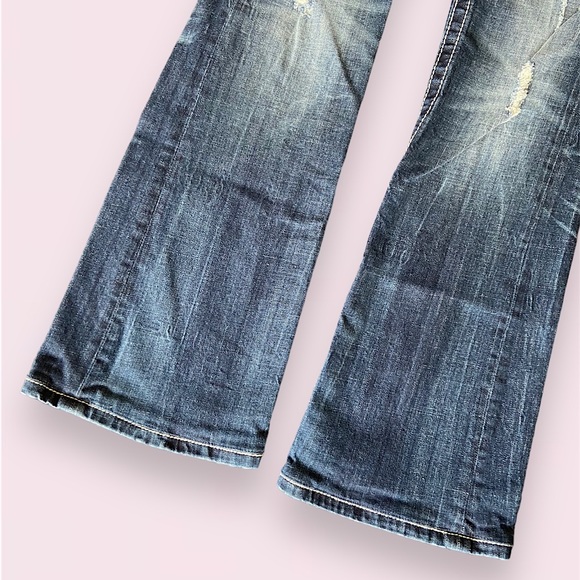 SOLD • Miss Me jeans - Picture 11 of 14